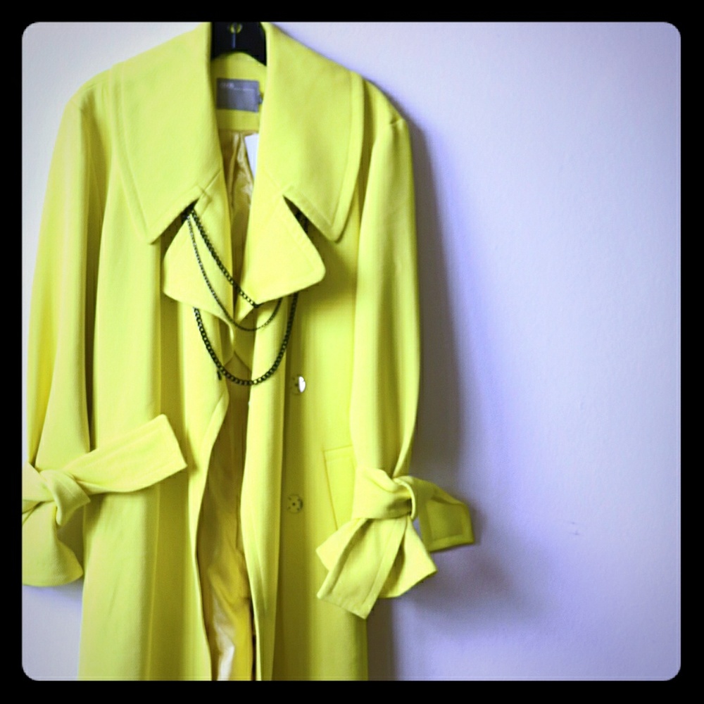 🚫SOLD🚫🚫🚫WOMEN'S NEON YELLOW TRENCH COAT